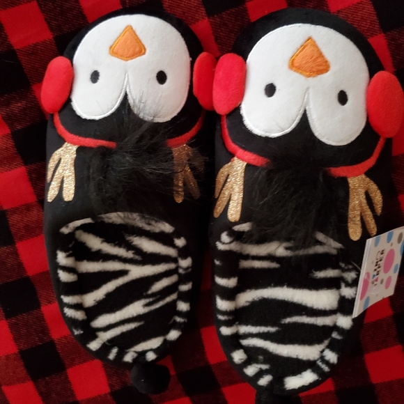 🌲4 for $25 🌲Unisex NEW Kids Christmas Slippers - Picture 2 of 4